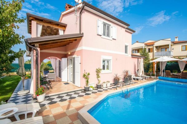 Villa Marija With Private Pool And Garden Located in Nova Vas (Istrië - vasteland)