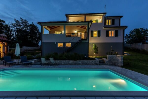 Villa Vesna With Private Pool in Tinjan (Istrië - vasteland)