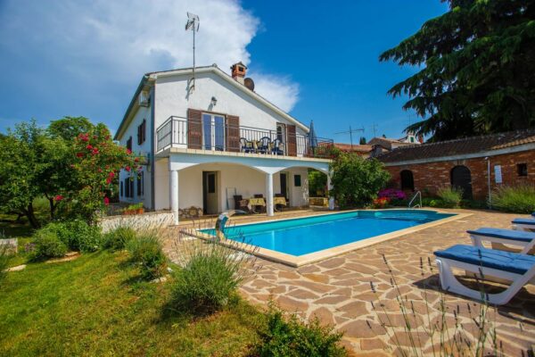 Villa Lanima With Sea View in Poreč (Istrië - vasteland)