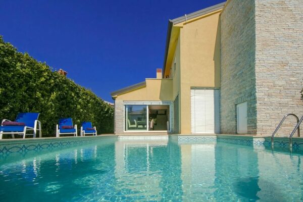 Villa Lidija With Sea View In Porec in Poreč (Istrië - vasteland)