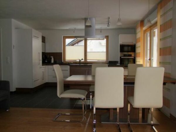 4 persoons Appartement Ferienwohnung Chasa Percosta vanaf €146.79 - Image 6