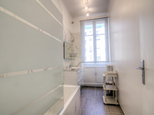 4 persoons Appartement Boulevard Suchet vanaf €112.59 - Image 11