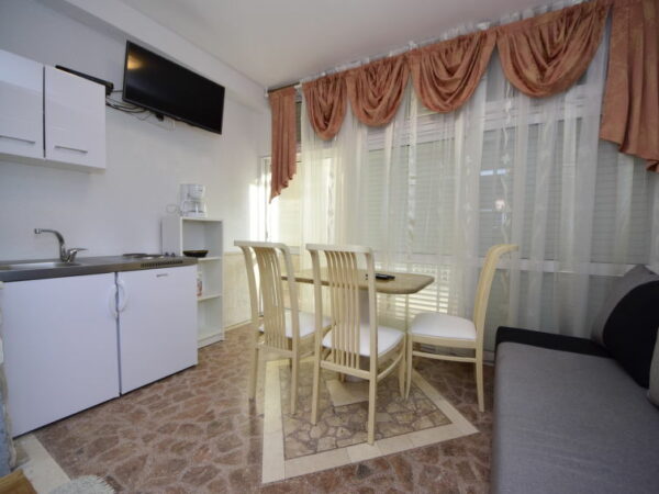 3 persoons Appartement Ojdana vanaf €34.00 - Image 4