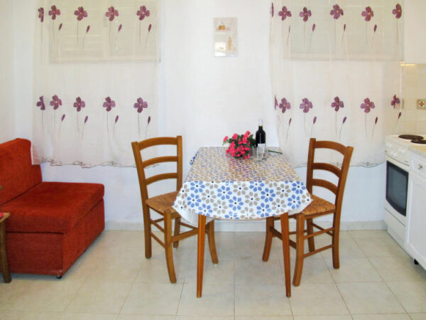 3 persoons Appartement Pineta (ROJ104) vanaf €54.30 - Image 4