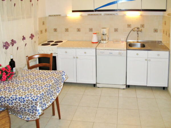 3 persoons Appartement Pineta (ROJ104) vanaf €54.30 - Image 5